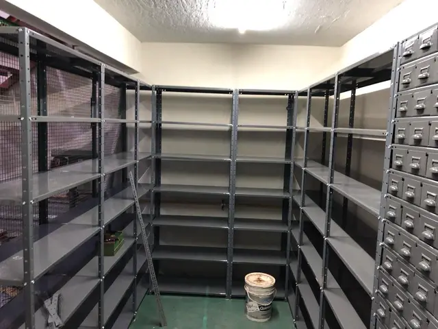 Instalación de Mundo Estanterías en Sanatorio Bernal