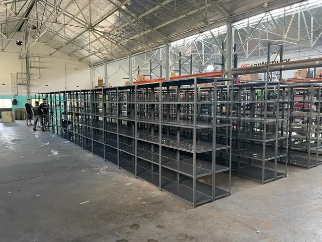 Instalación de Mundo Estanterías en Mistral